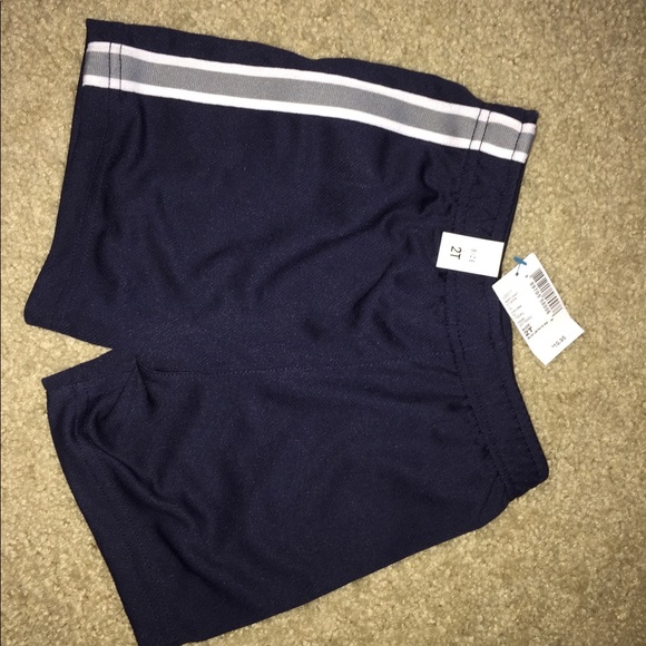 NWT 2 piece set includes top and shorts - Picture 3 of 3